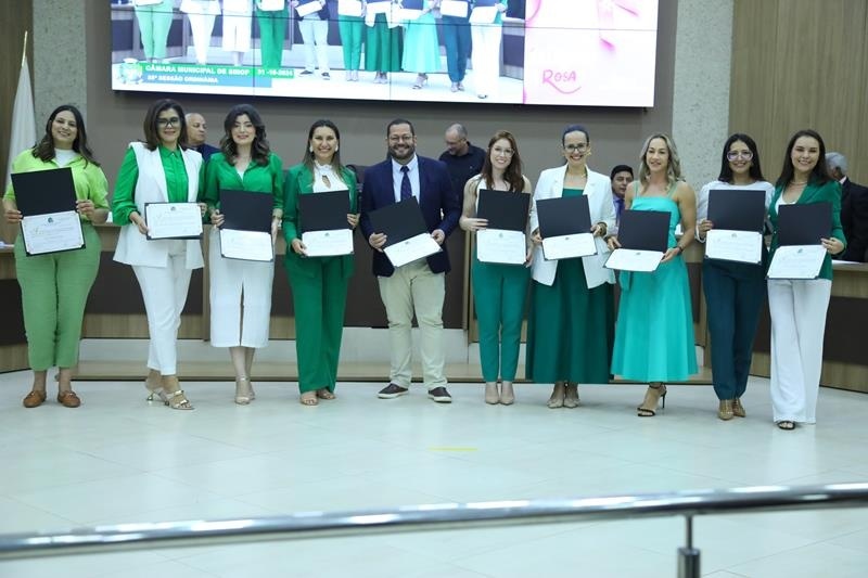 Paulinho Abreu homenageia ACES MULHER com uma Moção de Aplausos