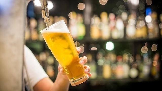 Consumo de bebida alcoólica mata 288 pessoas por dia no Brasil e consome R$ 18,8 bilhões por ano