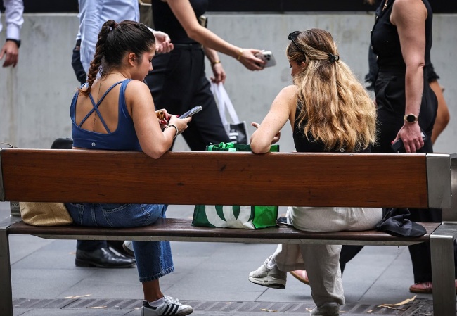 Austrália passa a proibir redes sociais para menores de 16 anos; saiba como funcionará