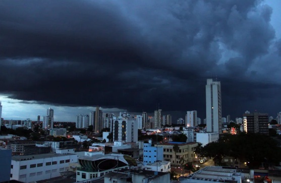 Inmet divulga alerta para chuvas intensas e ventos fortes em MT; veja