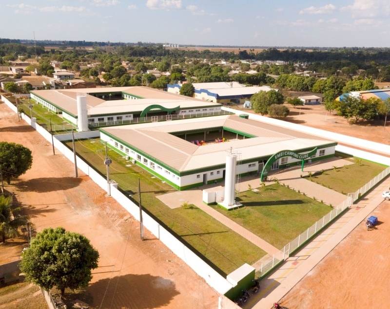 Obras em três escolas entram na reta final e prefeito destaca investimentos na educação com 169 novas salas de aula