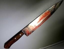 Homem esfaqueia colega de serviço e vai para quarto de hotel dormir