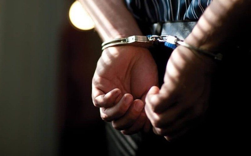 Tarado invade quitinete para estuprar vizinha e acaba apanhando e sendo atropelado pelo pai dela