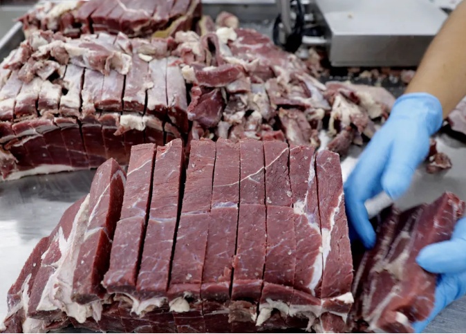 Boicote ao Carrefour: frigoríficos interrompem fornecimento de carne à rede brasileira; entenda