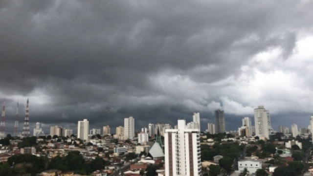 Dezembro chega com alerta de chuvas intensas, rajadas de vento e tempestade em Mato Grosso