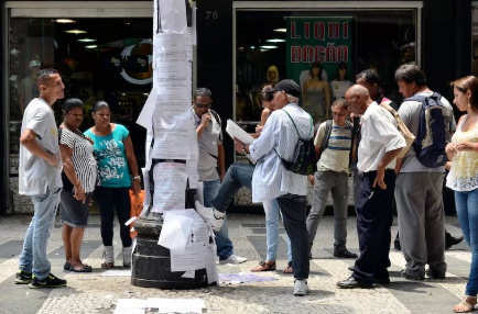 Renda média do trabalhador cresce 7% e chega a R$ 2.890 por mês, mostra IBGE