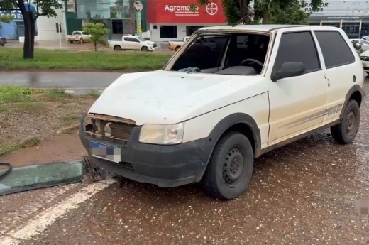 Carro e caminhonete se envolvem em violenta colisão na BR-163 em Sinop