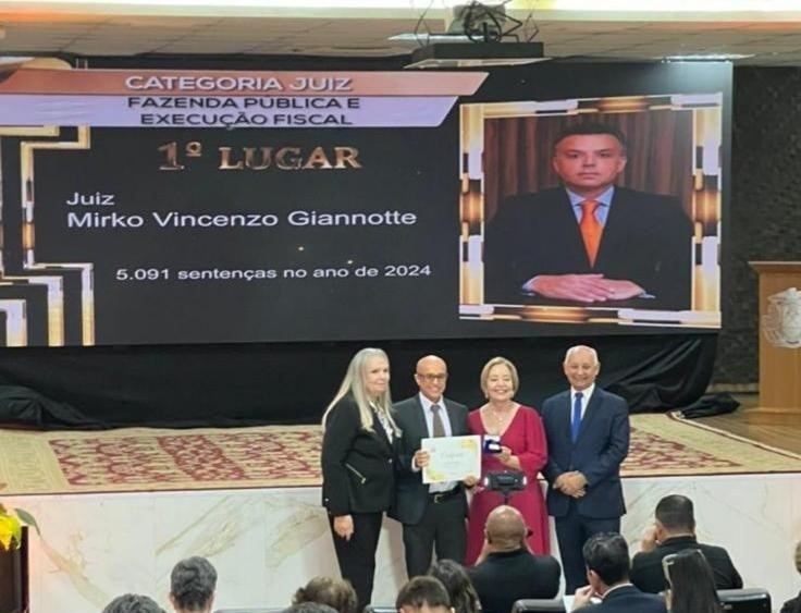 Juiz de Sinop ganha prêmio de produtividade com mais de 5 mil sentenças no ano