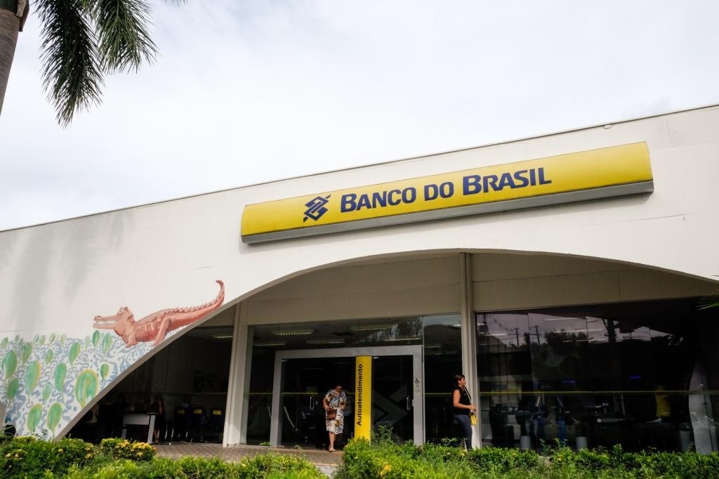 Estado paga 13º salário dos servidores nesta sexta-feira; folha de dezembro será quitada na segunda-feira