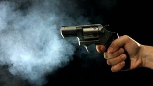 Criminoso invade casa e tenta matar policial militar aposentado a tiros