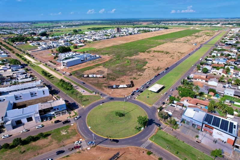 Prefeitura contrata iluminação para trecho de Avenida que está no escuro