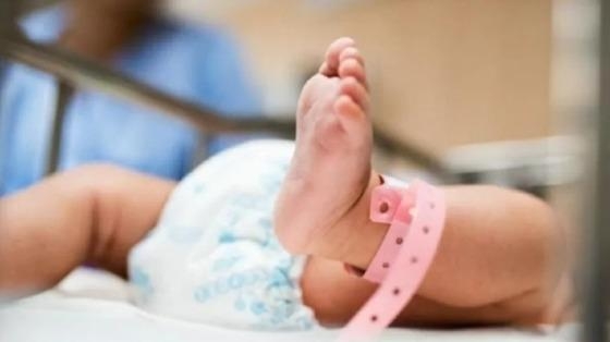 Bebê com sinais de espancamento morre em hospital de MT e mãe alega 'massagem'