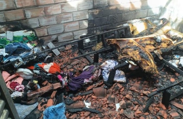 Criança incendeia casa em brincadeira com isqueiro em Nova Mutum