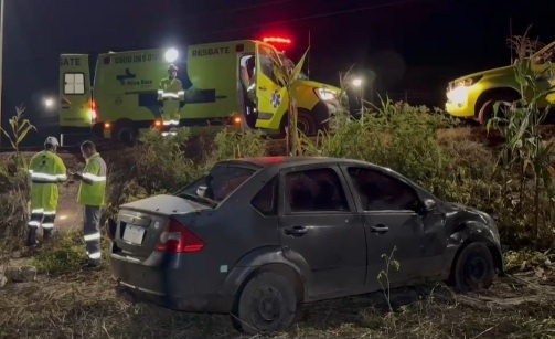 Carro é encontrado capotado às margens da BR-163 em Sinop