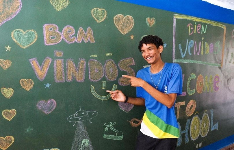 Mais de 310 mil estudantes retornam às aulas na rede estadual com novas diretrizes nesta segunda-feira