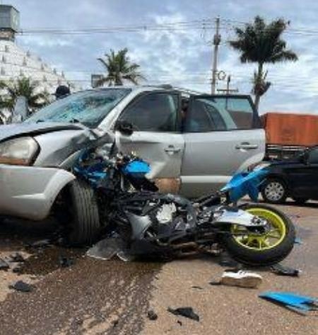 Influencer bate moto esportiva em carro e morre em Primavera do Leste