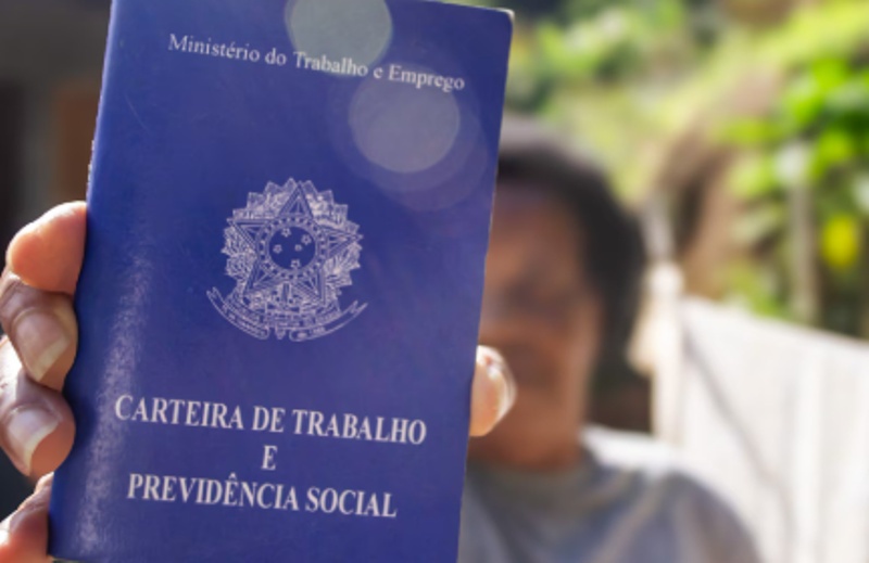 Governo libera consulta aos valores do abono salarial 2025; veja quem tem direito