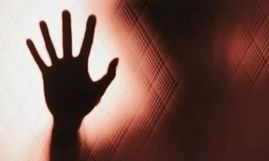 Homem é preso por assediar adolescentes de 12 e 13 anos dentro de ônibus