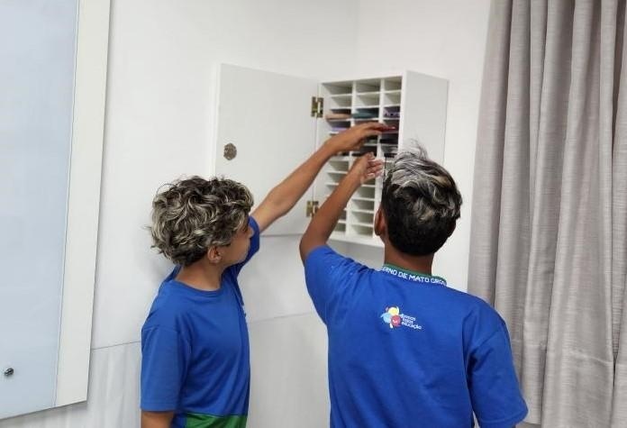 Seduc lança manual para proibição do uso de celulares nas escolas da rede estadual de ensino