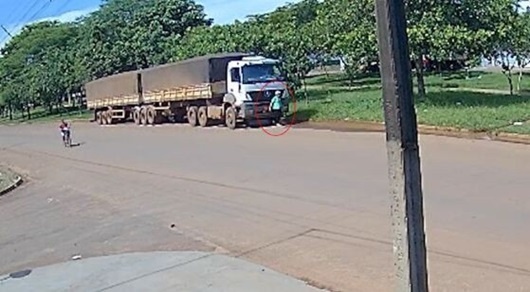 Idosa atropelada por caminhão teve braço amputado e enfrenta dois cânceres