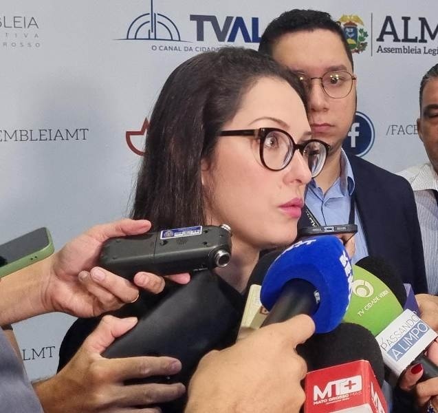 ‘Sou fã dela, uma baita candidata ao Senado’, diz Juarez Costa de Janaína