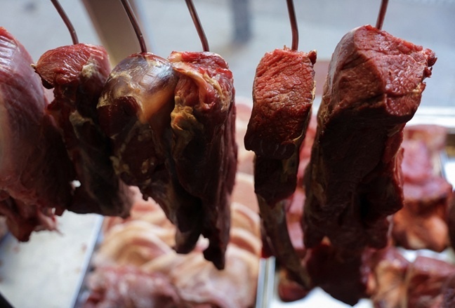 Exportação de carne bovina e de frango do Brasil tem recorde para janeiro