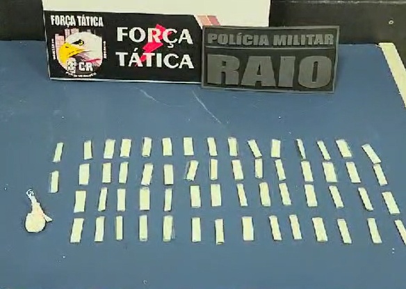 PM apreende 59 porções de cocaína e flagra suspeito com mandado de prisão em aberto em Sinop