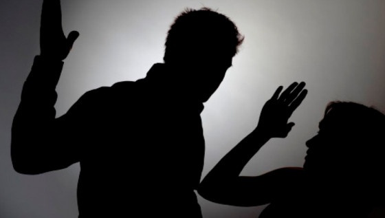 Em um ano, 100 mulheres morreram vítima de homicídio doloso e feminicídio em MT