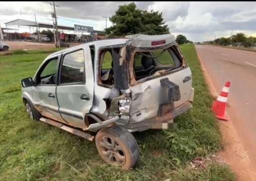 Colisão é registrada na BR-163 após carro apresentar problemas mecânicos