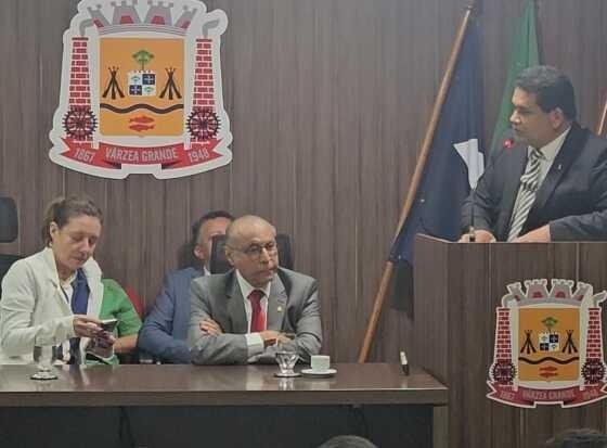 Presidente da Câmara diz na cara de prefeita que ela recebeu Prefeitura com R$ 74 milhões