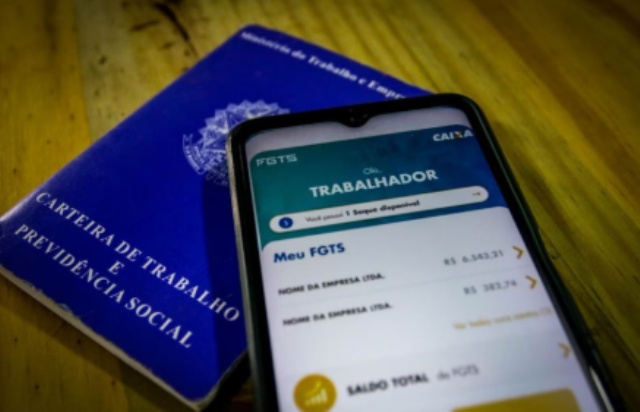 Governo vai permitir que demitido que usou saque-aniversário resgate o FGTS parado