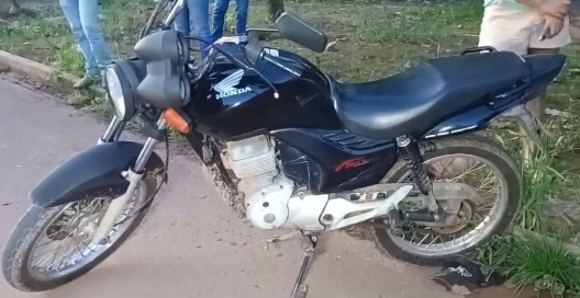 Motociclista atinge traseira de carro na Perimetral Norte em Sinop