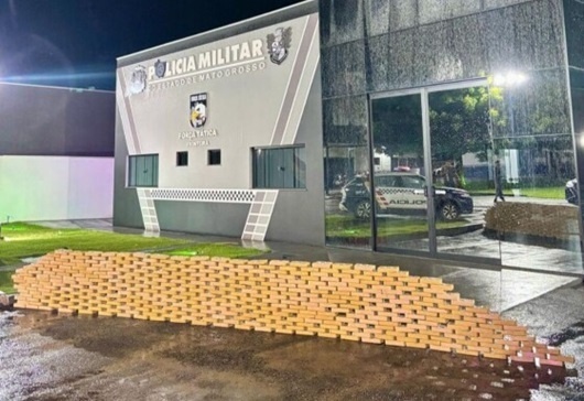 PM flagra Hilux abarrotada com R$ 7 milhões em drogas na fronteira em MT