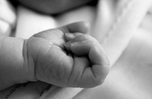 Bebê de oito meses morre engasgado com leite em Diamantino