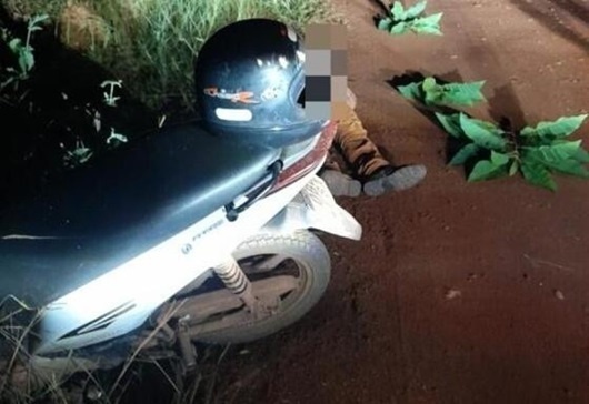 Policial penal é encontrado desacordado ao lado de motocicleta