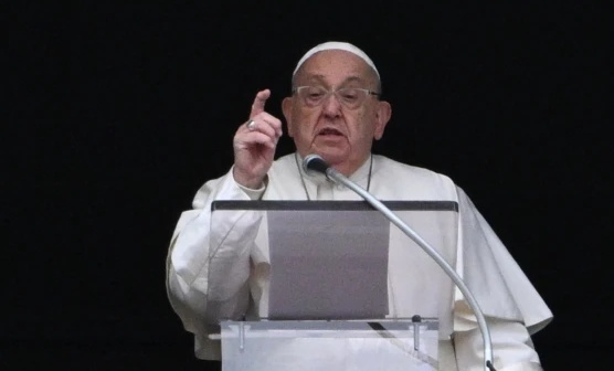 Papa responde bem a tratamento e prognóstico não é mais cauteloso, diz Vaticano