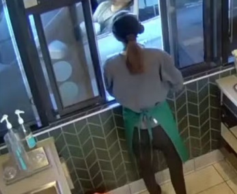Homem que teve partes íntimas queimadas por chá quente deve receber US$ 50 milhões de indenização