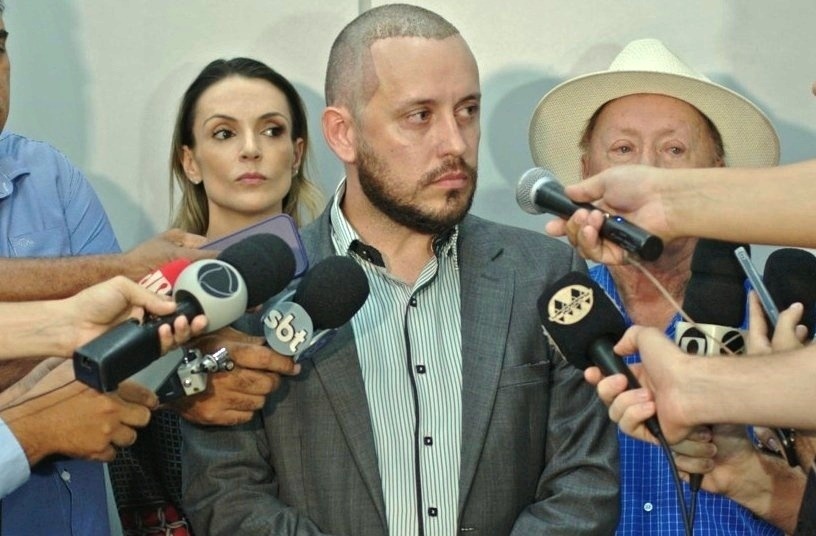 Dorner contrata ex para defendê-lo no Tribunal