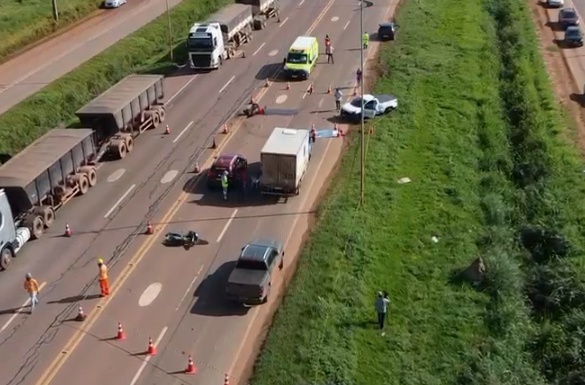Motociclista morre após bater em carro durante conversão na BR-163 em Sinop