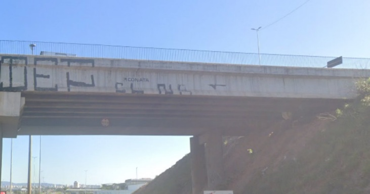 PM tenta impedir que homem pule de viaduto, mas os dois caem e morrem em MG
