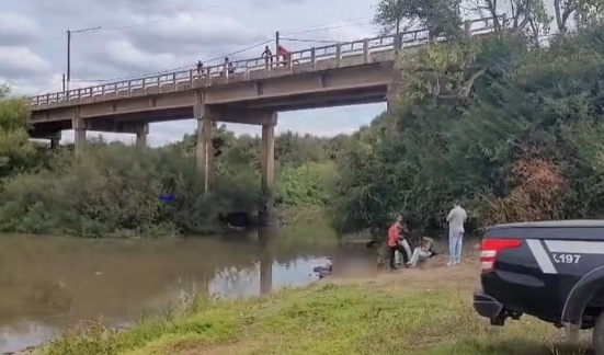 Pai confessa que arremessou filho de 5 anos de ponte no RS; criança morreu