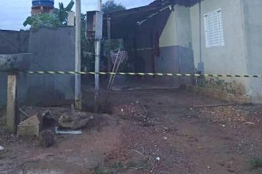 Jovem morre eletrocutado durante retirada de padrão