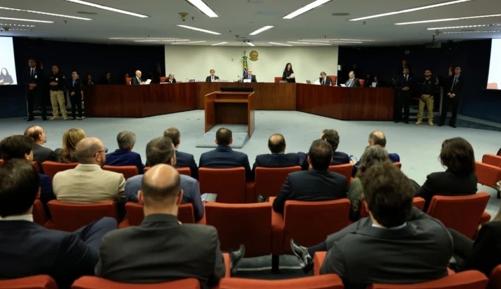 Por unanimidade, STF torna Bolsonaro e mais sete, réus no inquérito do golpe