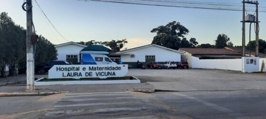 Homem é preso pela PM após invadir hospital, assediar mulheres e agredir médico em Nobres