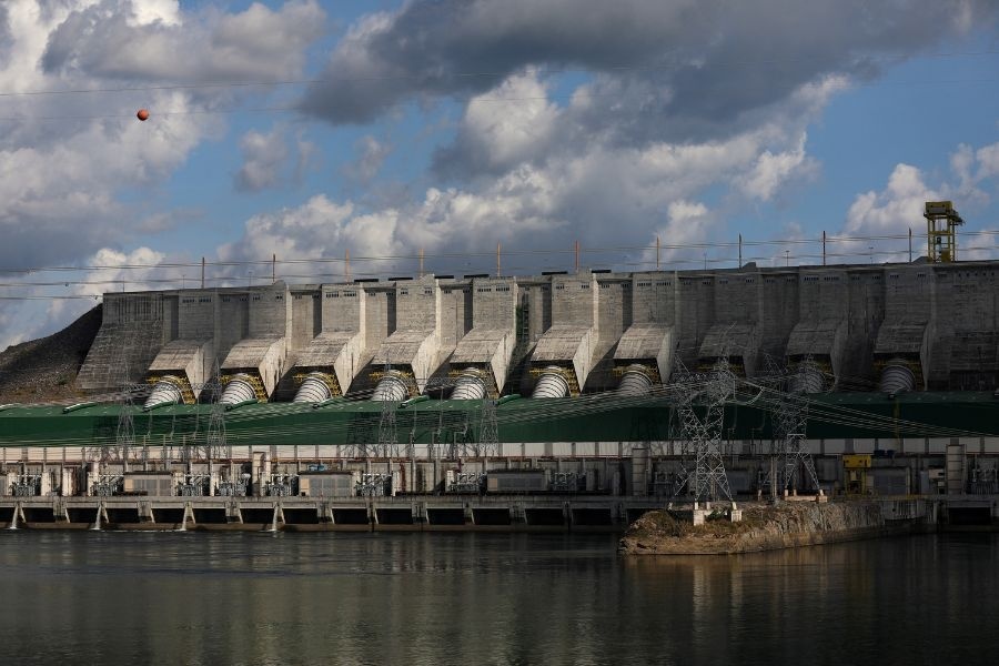 Conta de energia subirá ao menos 3,5% em 2025, e bandeira tarifária adicional pode ser acionada, diz Aneel