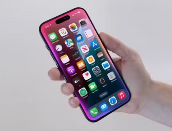 Apple corre para encher aviões com iPhones e evitar tarifas