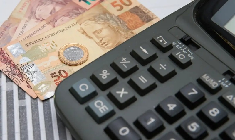 Governo propõe salário mínimo de R$ 1.630 no Orçamento de 2026