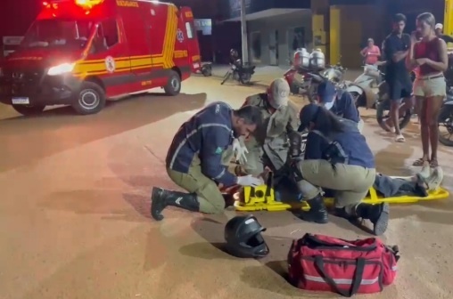 Motociclista fica ferida após ''rampar'' quebra-molas em Sinop