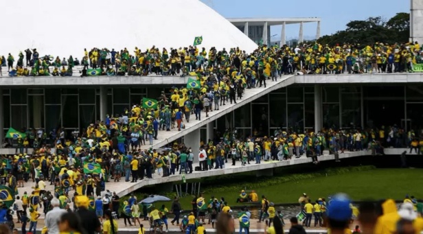Moraes concede prisão domiciliar a homem de 73 anos preso pelo 8 de Janeiro