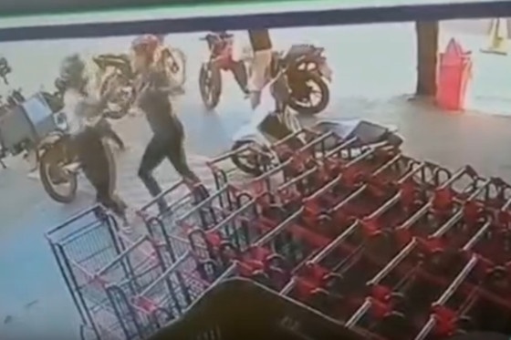 Mulher invadiu escola e ameaçou matar rival dias antes de ser esfaqueada em VG